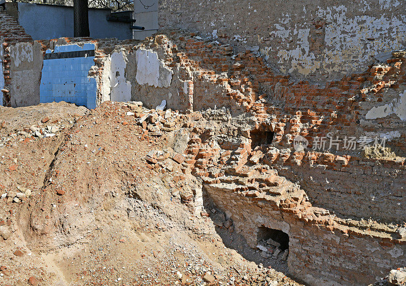 拆除旧建筑