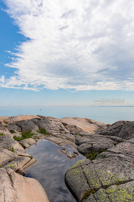 魁北克夏天美丽的海景