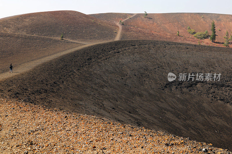 拉森火山国家公园的火山渣锥