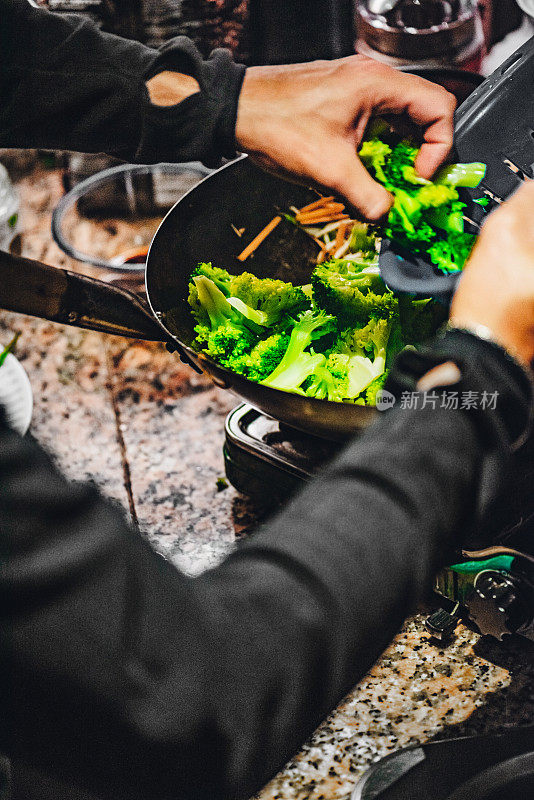 自制炒菜-亚洲炒锅在家烹饪