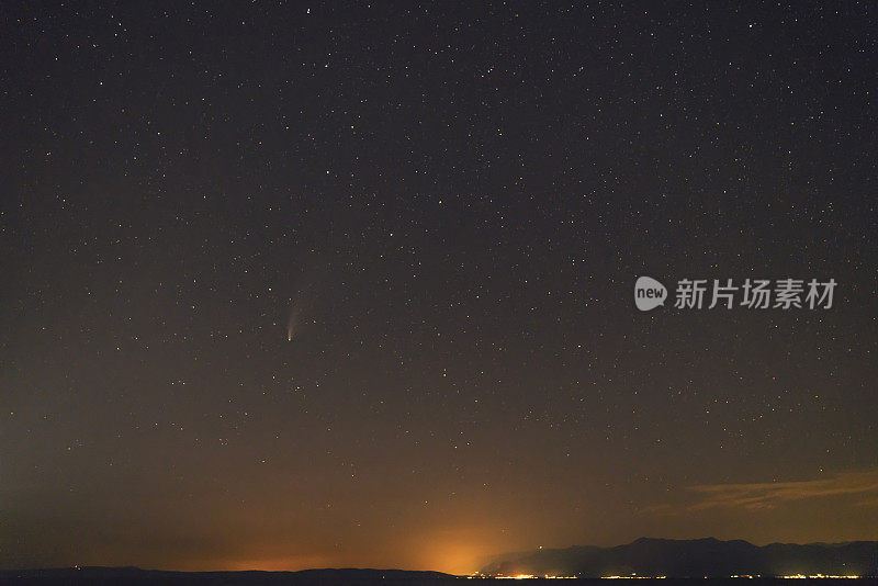 佩列沙克半岛上的Neowise彗星
