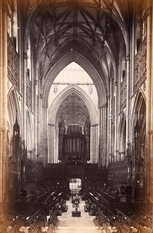 19世纪英国约克大教堂内部的复古照片