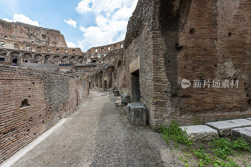 图为意大利罗马斗兽场角斗士角斗场的内景