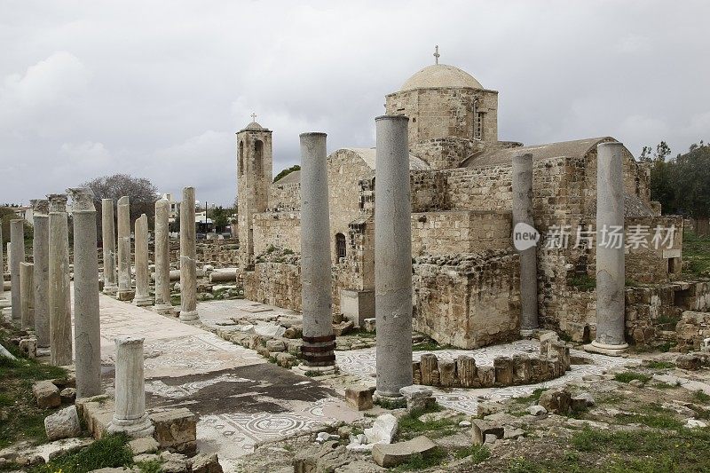 阿福斯罗马古代柱在塞浦路斯考古遗址库存照片