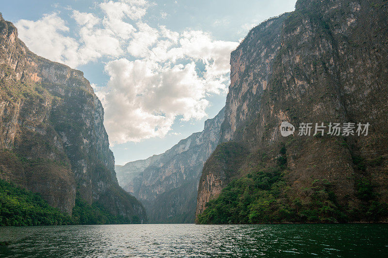 墨西哥恰帕斯州的苏米德罗峡谷的风景