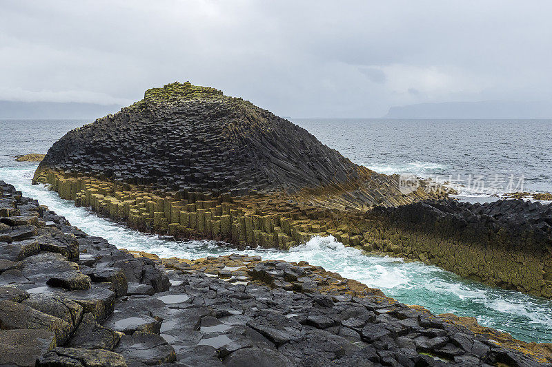 苏格兰斯塔法岛上的玄武岩结构