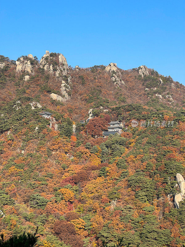 秋天的首尔道峰山和万月寺