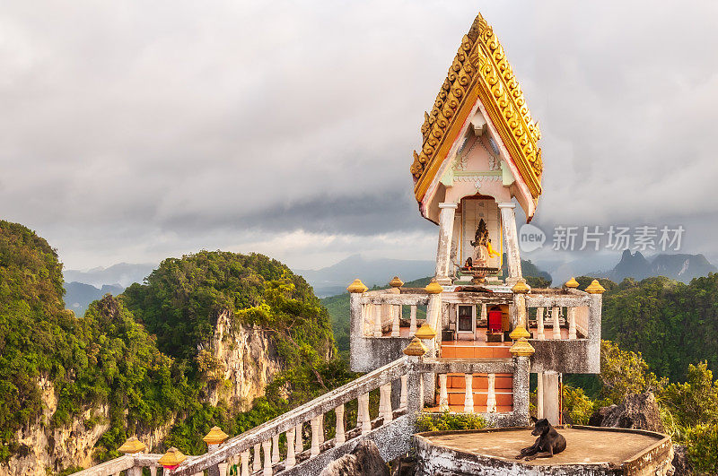 亚洲泰国甲米虎洞寺著名历史地标的特写镜头