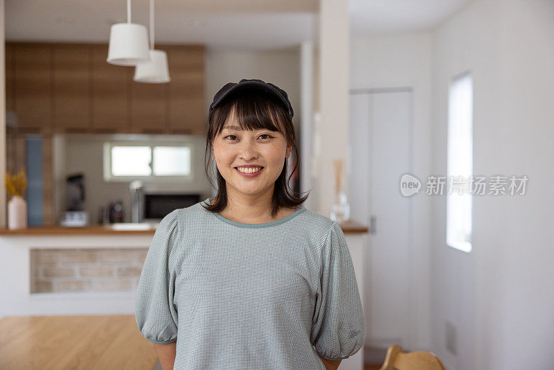 日本女人的肖像在客厅