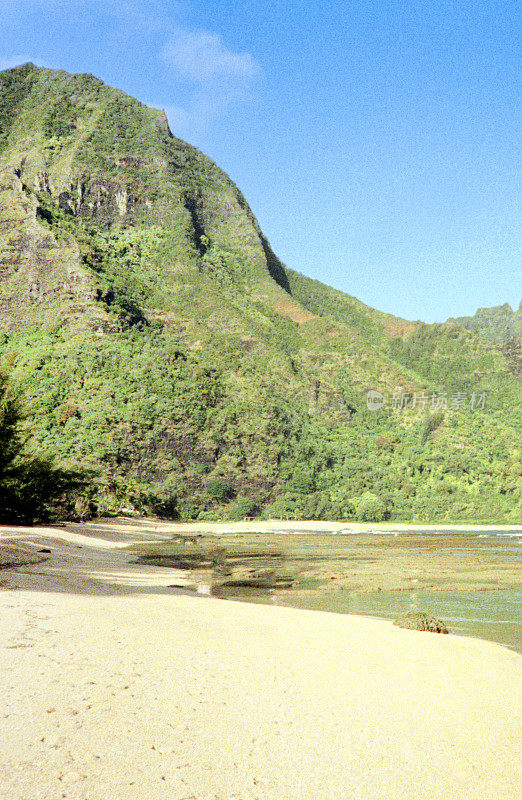 夏威夷海滩海岸线胶片照片