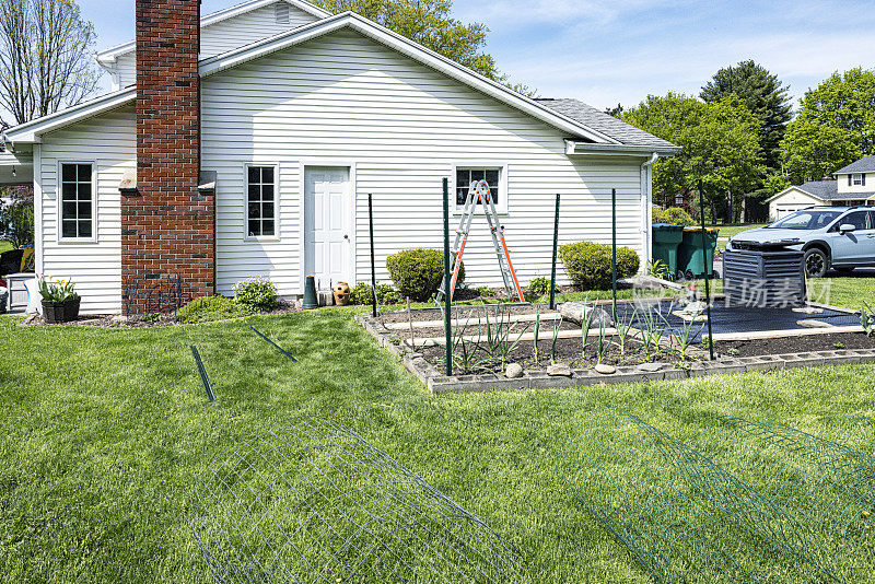 DIY家庭花园网鹿栅栏建设