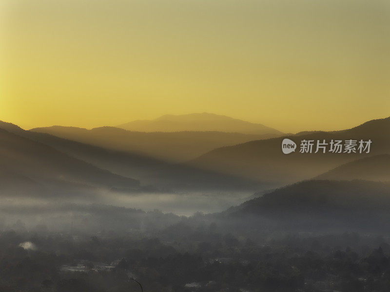 空灵山谷日落