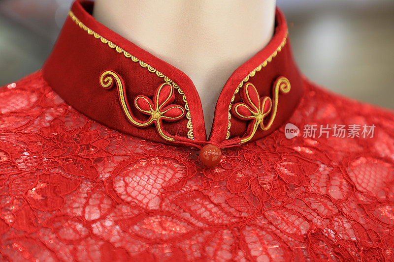 中国旗袍领子的特写照片