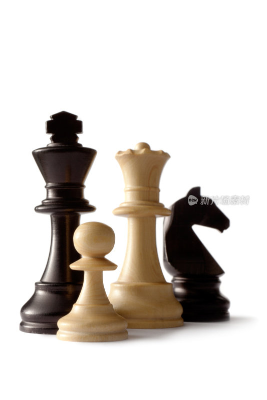 国际象棋:国王，王后，骑士和卒孤立在白色背景