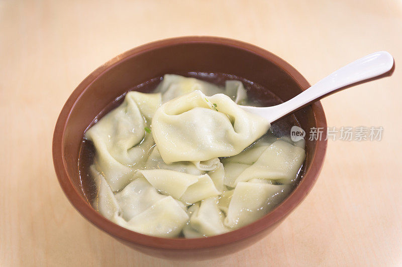 中国传统小吃馄饨