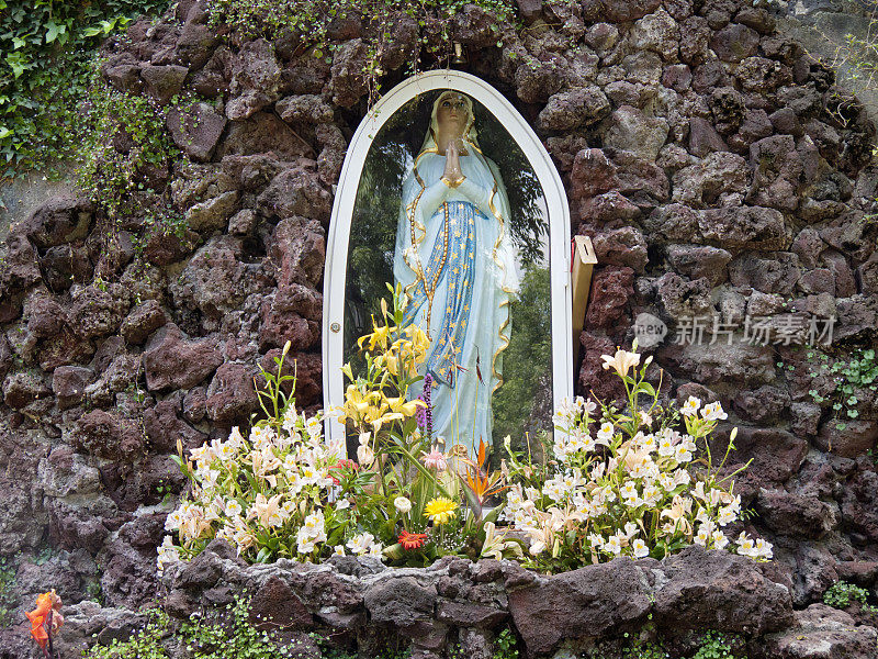 墨西哥圣母雕像