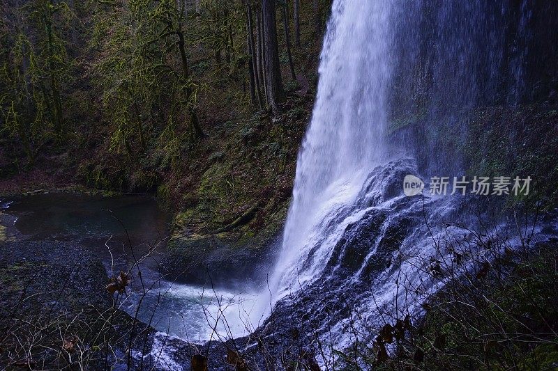 中北部瀑布基地