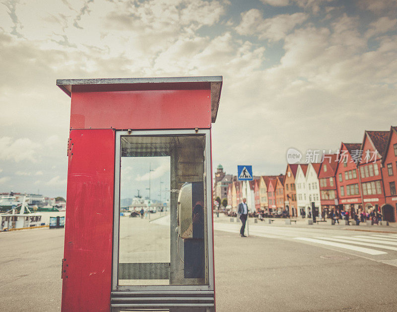 卑尔根的红色电话亭