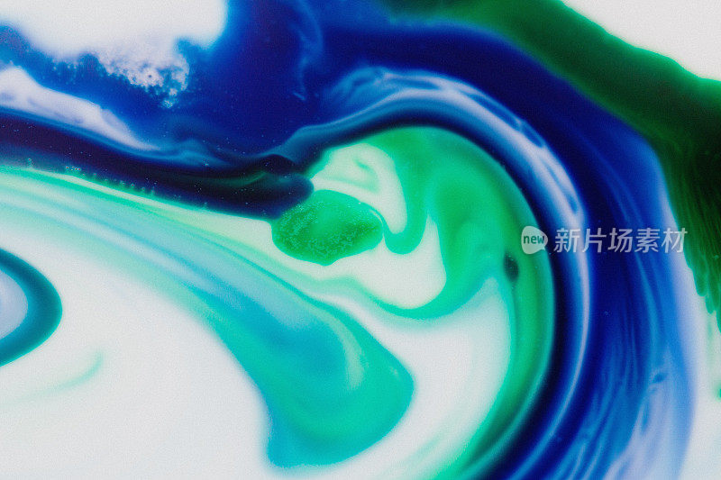 墨色漩涡背景在绿色，绿松石，蓝色，和白色
