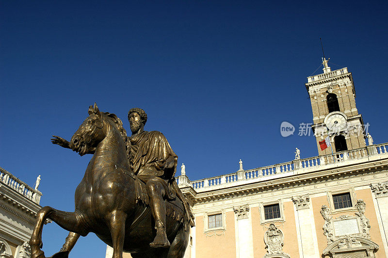 在坎比多里奥，马可·奥里留的骑马雕像