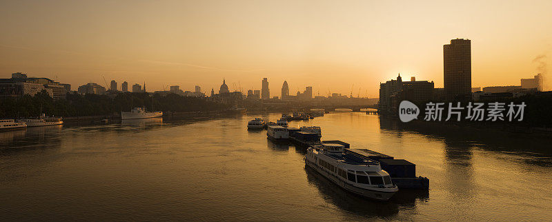 伦敦城市天际线和黎明英国的泰晤士河