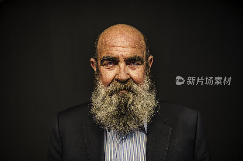 大胡子老人画像，年龄:70岁