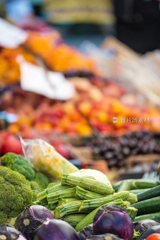 意大利街头市场的水果和蔬菜