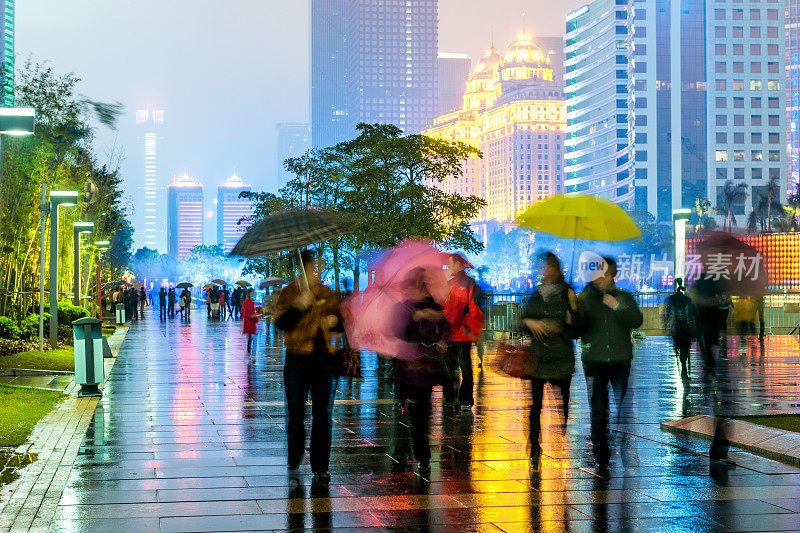 广州办公楼，人抽象，，伞，喷泉，夜，中国