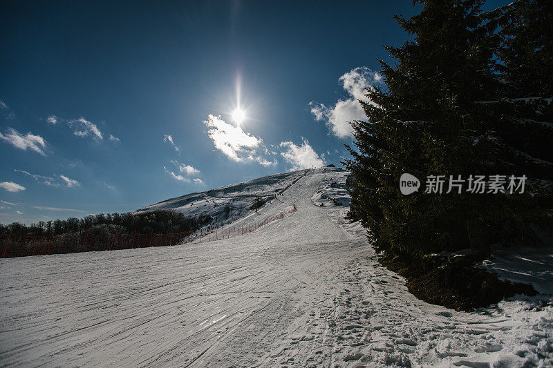 令人惊叹的滑雪坡道