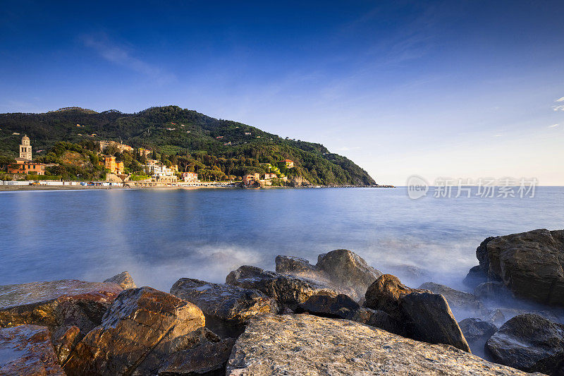 莱万托郁郁寡欢的海景