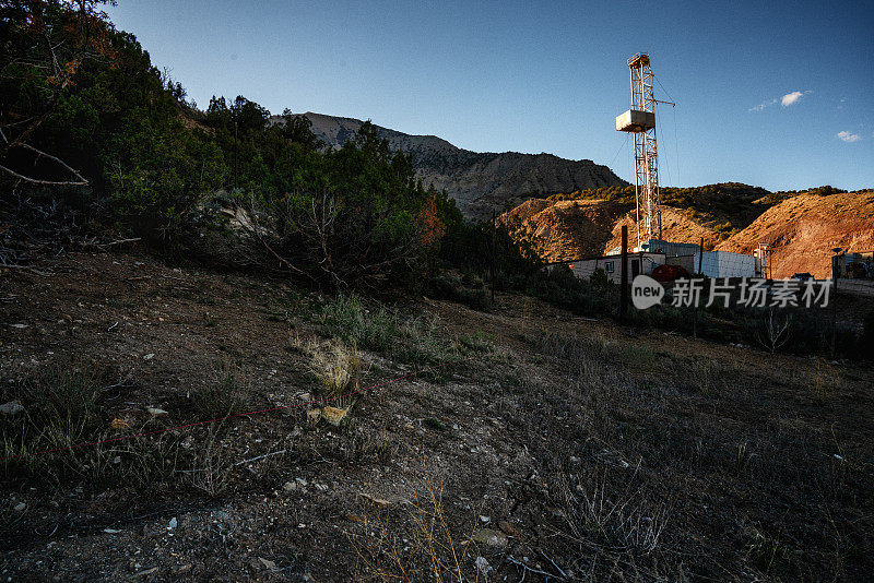 山区的水力压裂钻井平台