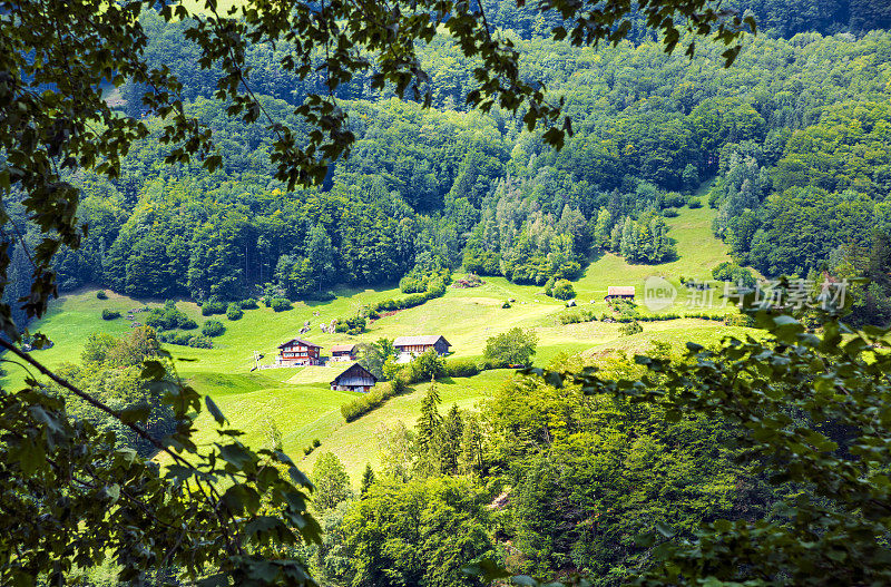 瑞士奥布瓦尔登的Lungerersee山谷