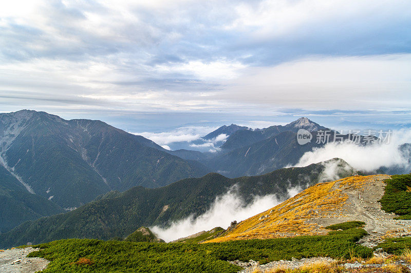 南阿尔卑斯山,日本山梨县县