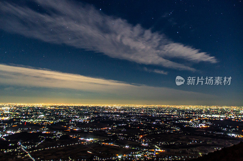 日本茨城县筑波山的夜景