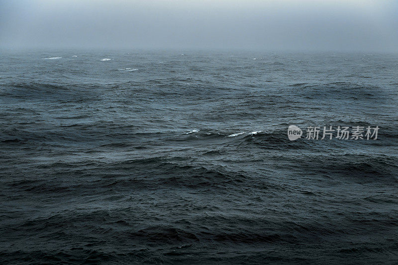 海洋在雷雨