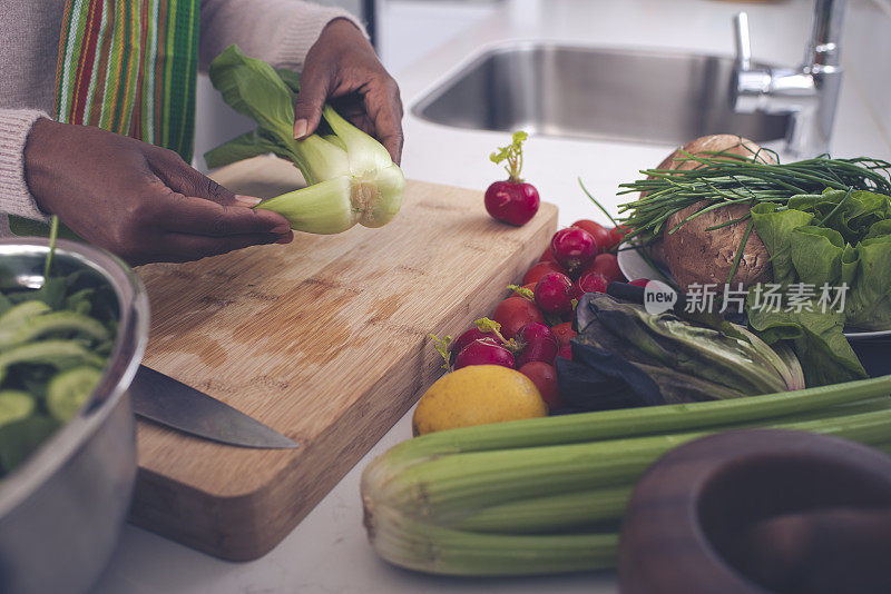 健康饮食的概念。新鲜蔬菜沙拉。小白菜或中国白白菜。