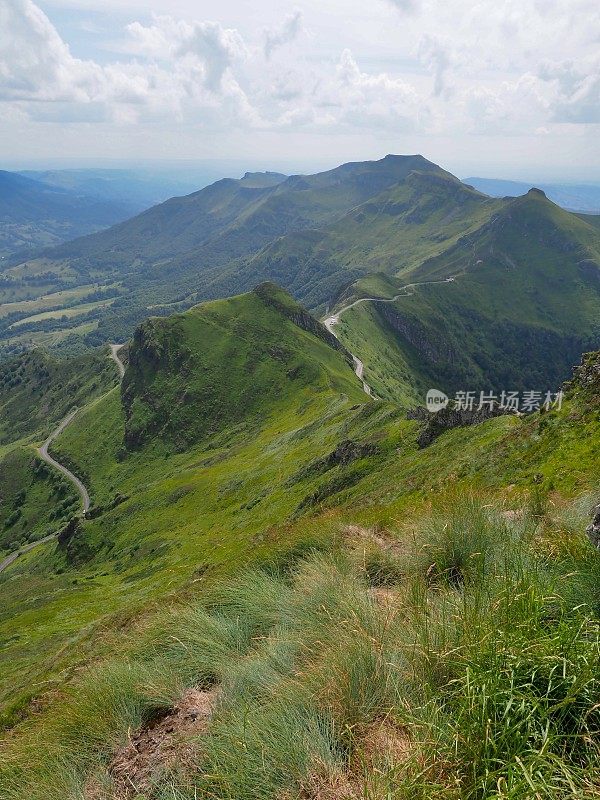 法国康塔尔山脉的火山景观