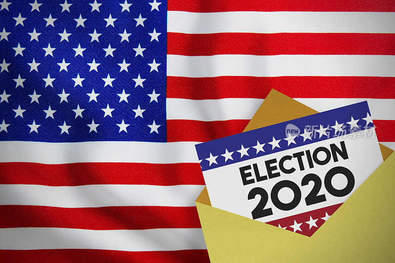 美国2020年大选的概念。美国国旗和投票信封。
