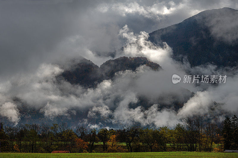 特伦塔山谷，雾山，特里格拉夫国家公园，Soča河，Primorska，朱利安阿尔卑斯，斯洛文尼亚，欧洲