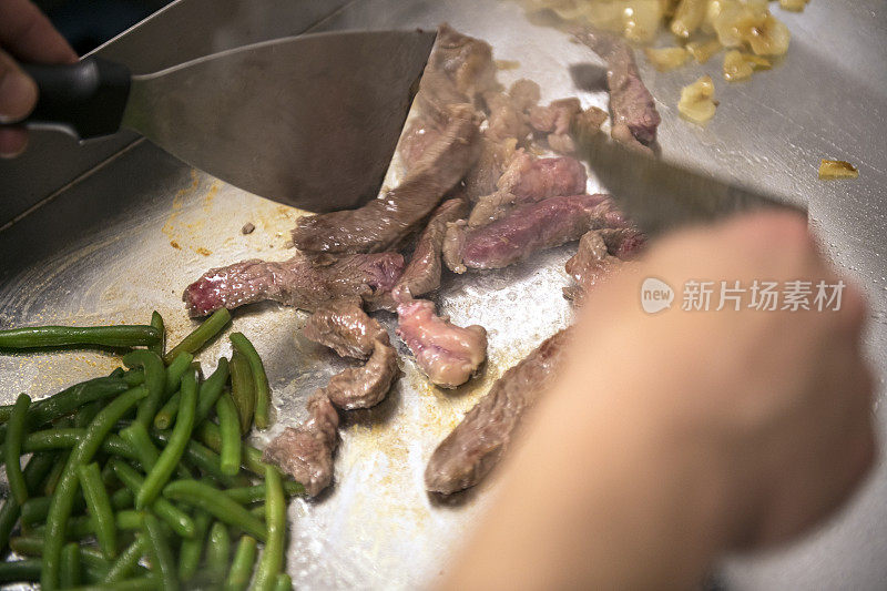 厨师切肉