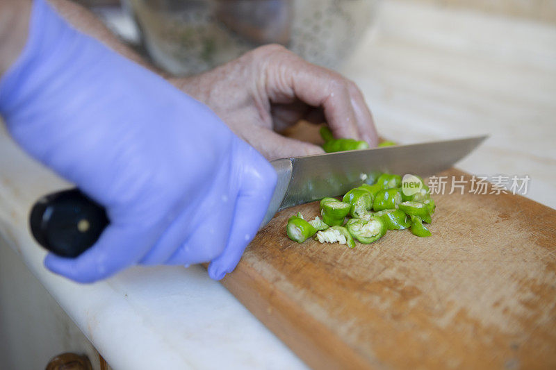 厨师切菜的特写镜头