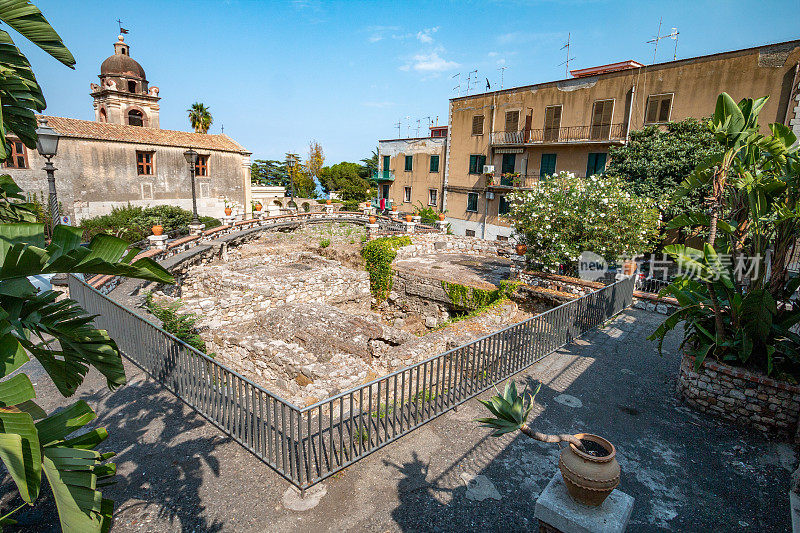西西里岛陶尔米纳的圣潘克拉斯温泉(公共浴室)废墟