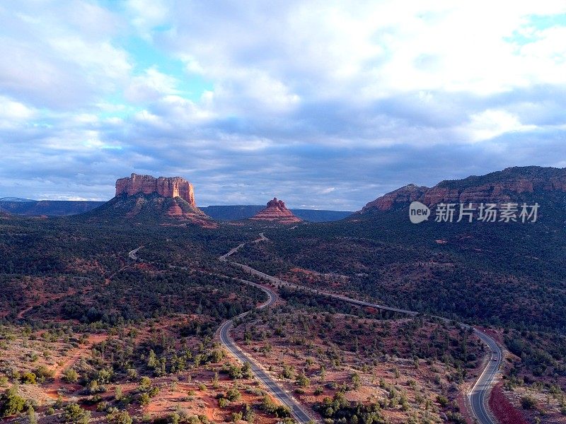 亚利桑那州塞多纳的贝尔岩和法院山