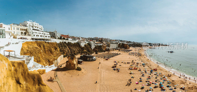 葡萄牙阿尔布费拉渔夫海滩的全景