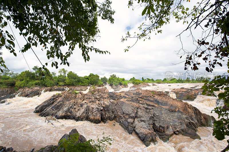 老挝和柬埔寨边境的湄公河瀑布