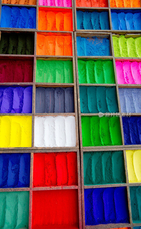 尼泊尔市场上的彩色粉末涂料