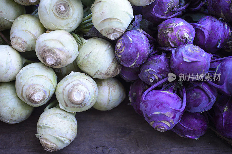 农贸市场的有机大头菜特写