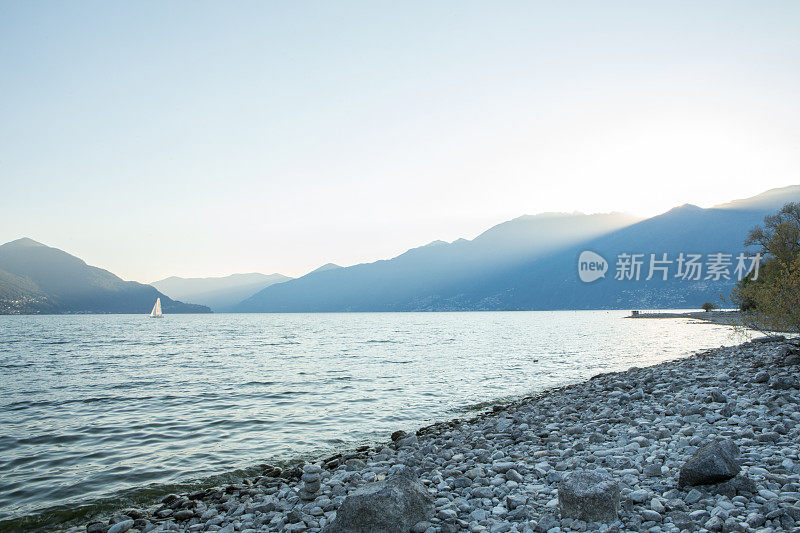 瑞士提契诺马焦雷湖的美丽景色