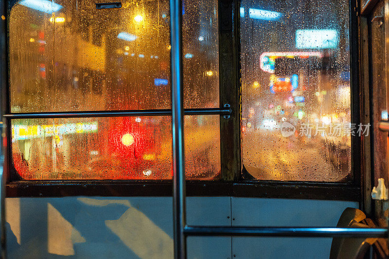 在雨中观赏电车，抽象的，中国香港