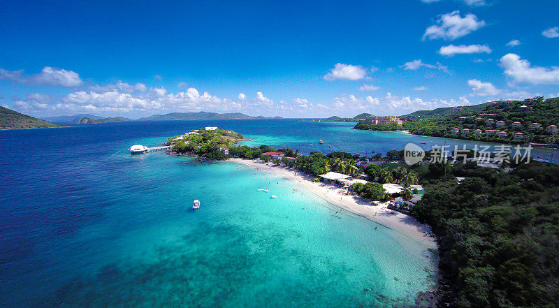 鸟瞰图Coki和水湾，圣托马斯，USVI